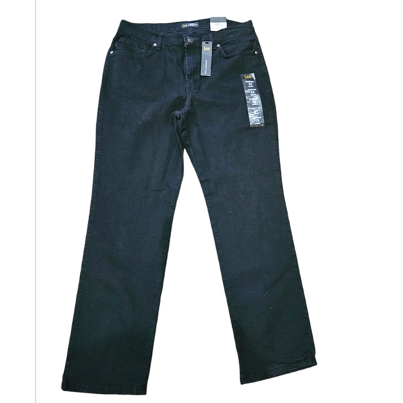 New! Lee's Women's Relaxed Fit, Straight Leg, Mid Rise Black‎ Jeans. Sz 14 Short - Picture 1 of 8